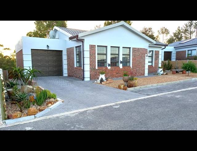 2 BEDROOM HOUSE FOR SALE IN ALBERTINIA